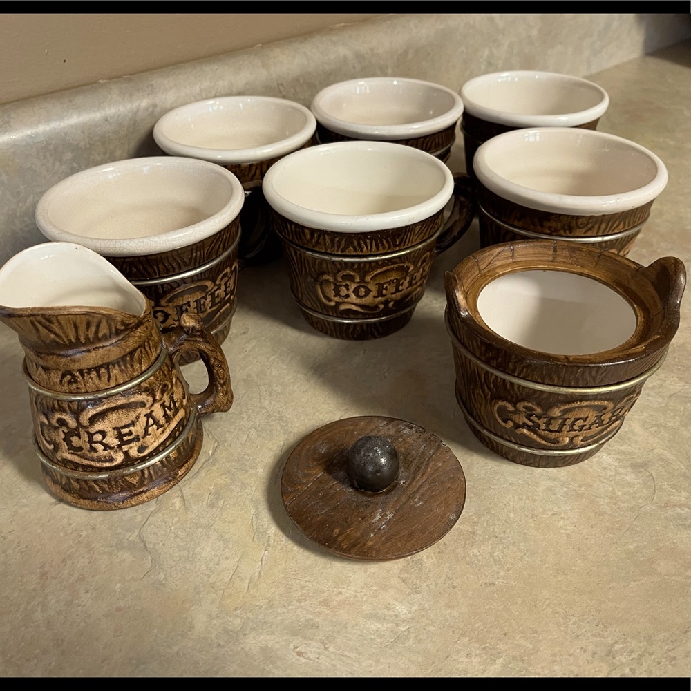 Vintage Treasure Craft1958 Wooden Barrel Grain with Copper Bands Ceramic Pottery
